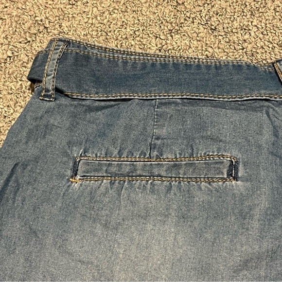 Kensie Shorts Womens 6/28 Blue Belted Soft Lightweight Jean Cuffed NWT - Picture 10 of 10